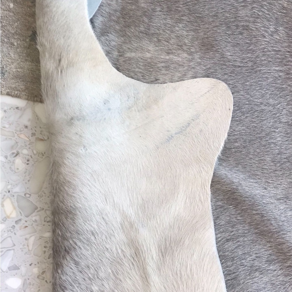 Natural Cow Hide Rug - Picture 4 of 7